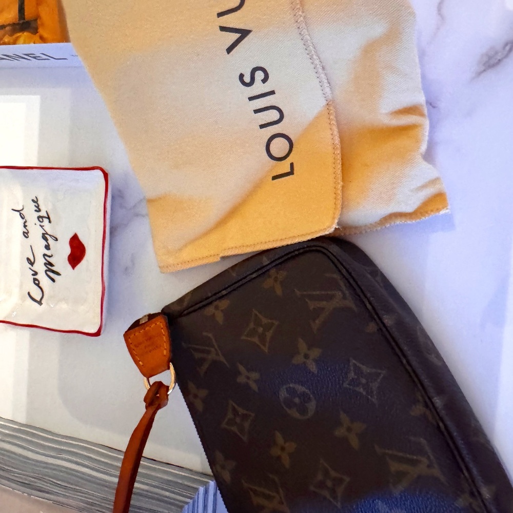Louis Vuitton Vintage Monogram Pochette Accessoires